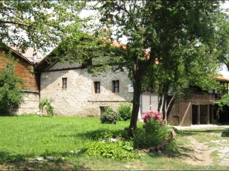 Велянова къща poster