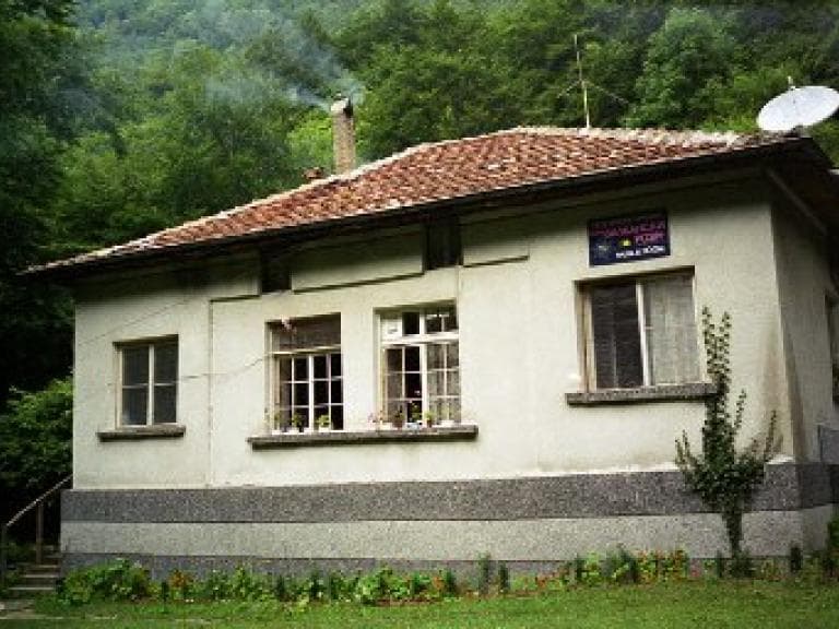 хижа Балкански рози poster