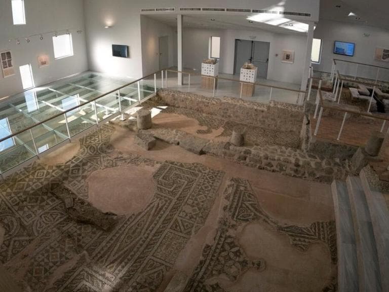 Малка Раннохристиянска базилика poster